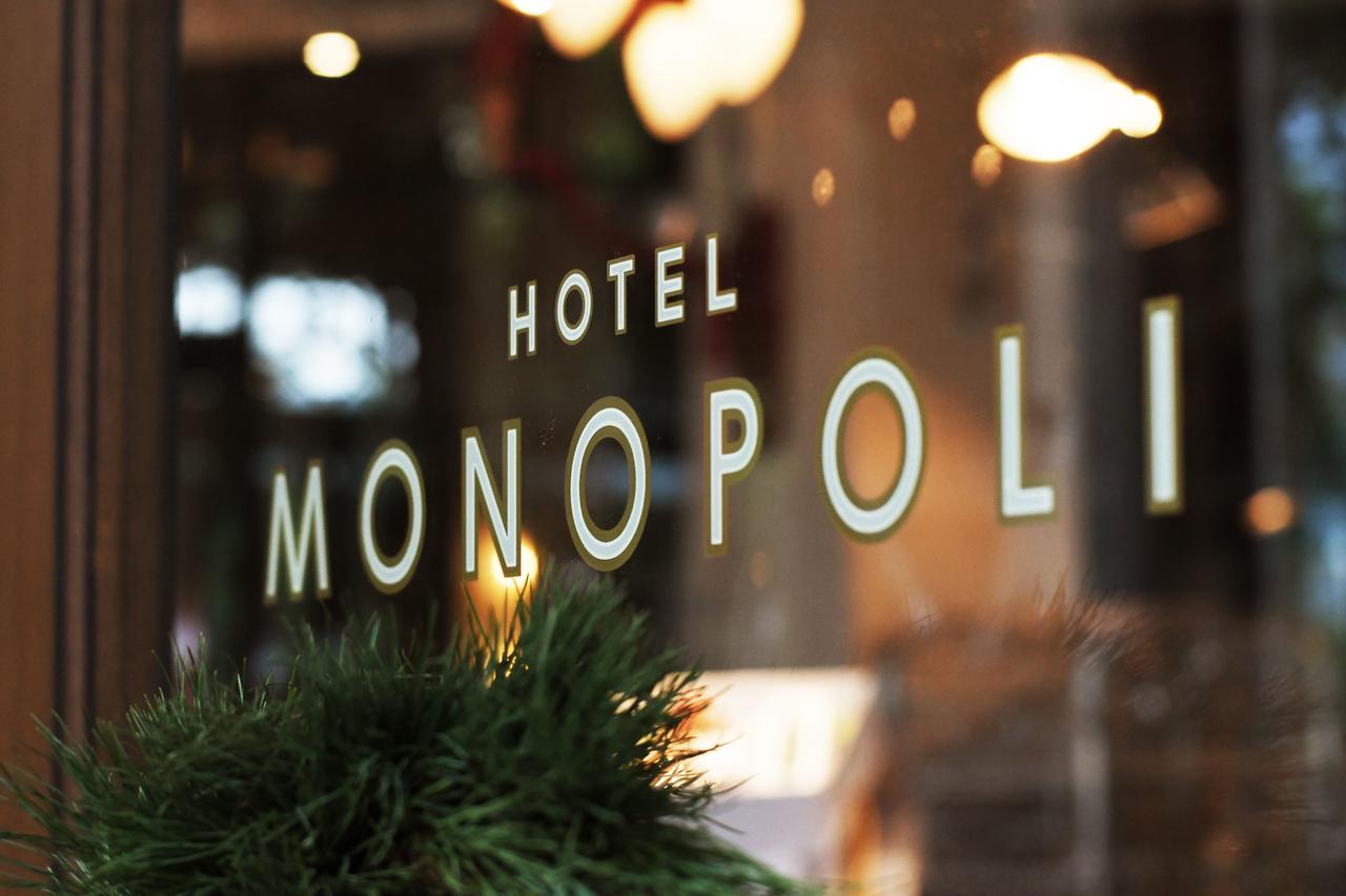 Hotel Monopoli Jakarta Buitenkant foto