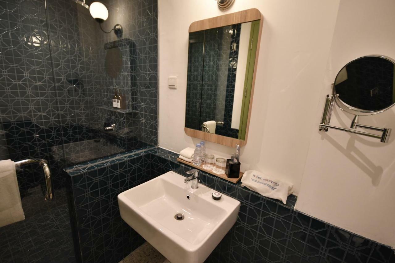 Hotel Monopoli Jakarta Buitenkant foto